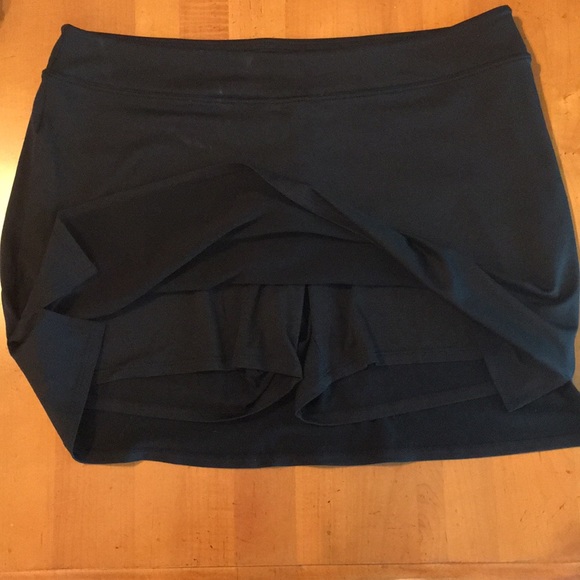 Black skort - Picture 2 of 3
